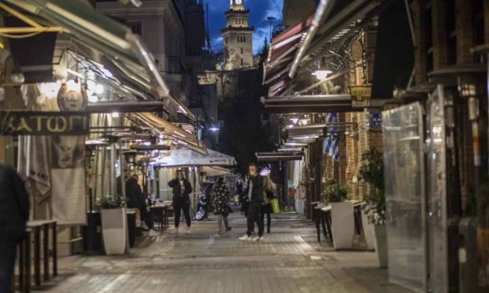 Καταστηματάρχες «άνοιξαν» τα καφέ και τις ταβέρνες στα Τρίκαλα